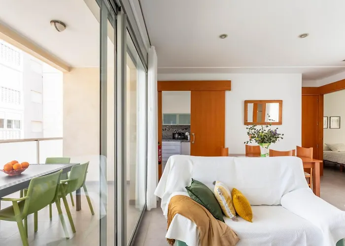 Casa Particular En La Playa A Pocos Metros Del Mar Con Garaje